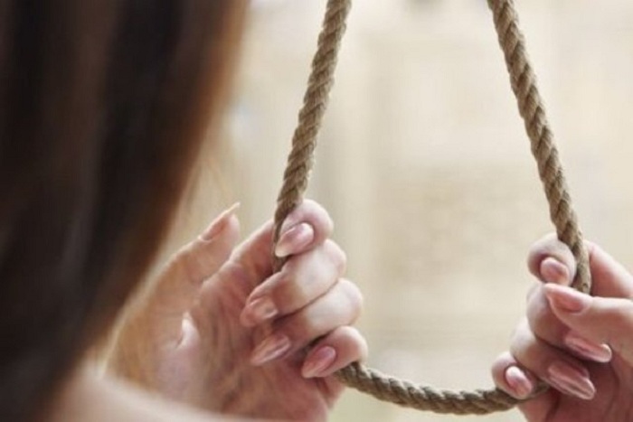 Cəlilabadda 23 yaşlı qız intihar edib